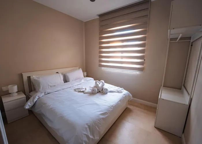 Modern 2 Bed & 2 Bth Apt Sliema