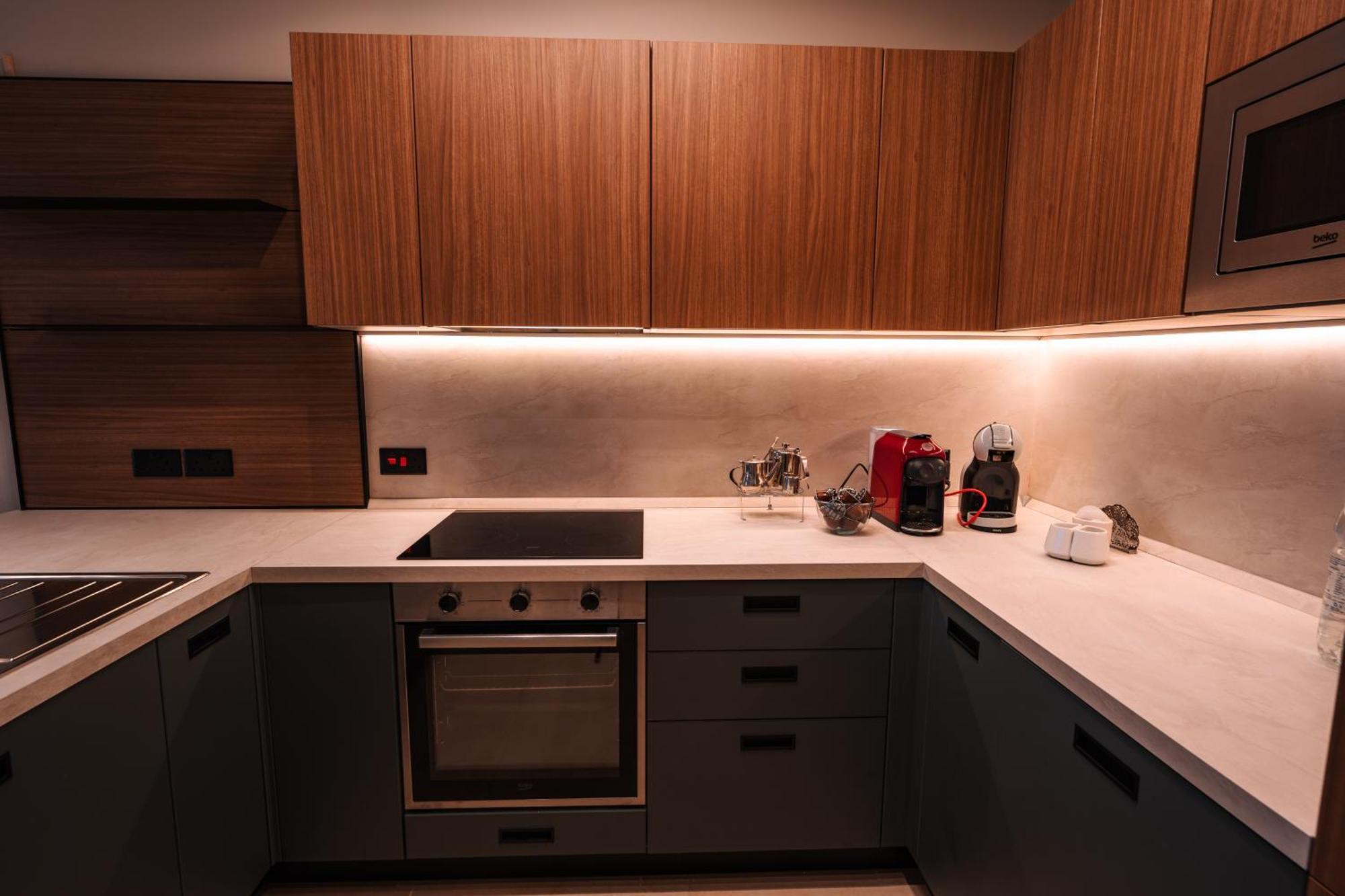 Modern 2 Bed & 2 Bth