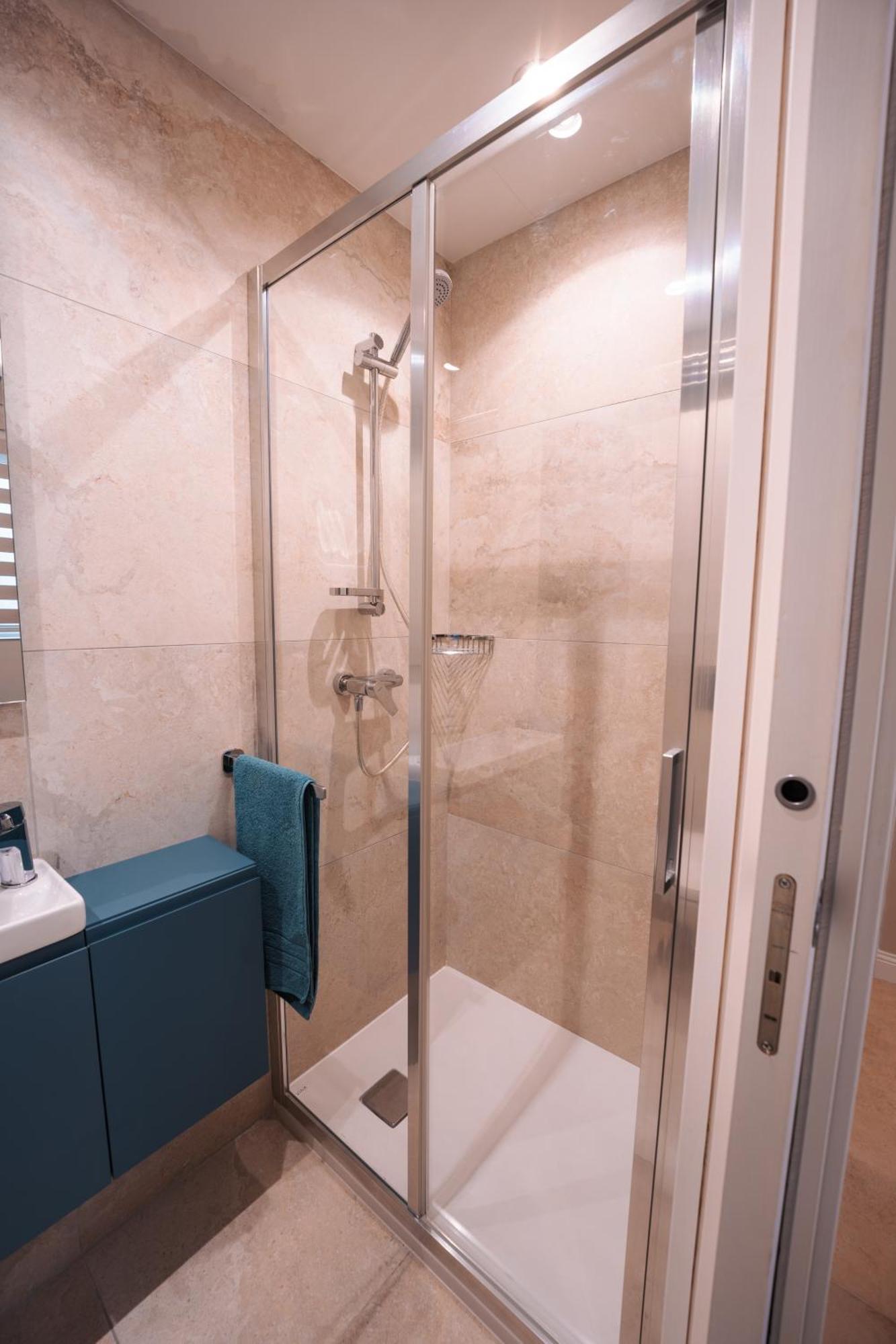 Modern 2 Bed & 2 Bth Apartment Sliema
